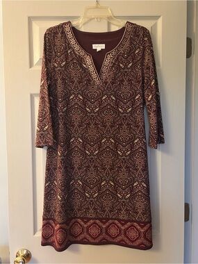 Magnolia Grace Paisley V-Neck Long Sleeve Dress in Maroon